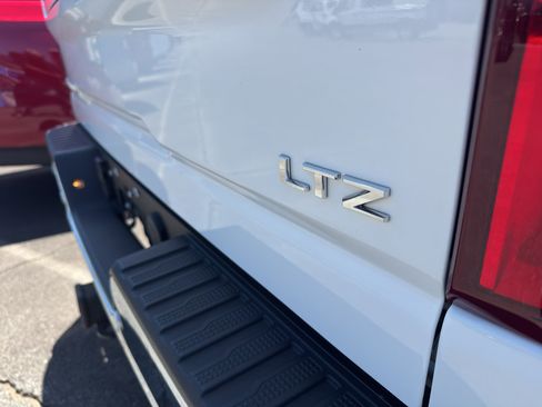 Used 2023 Chevrolet Silverado 3500 LTZ w/ LTZ Convenience Package AWD/4WD image 7