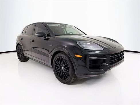 Used 2026 Porsche Cayenne Turbo image 7