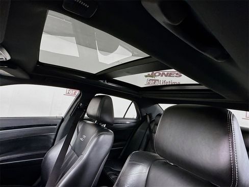 Used 2023 Chrysler 300 S image 12