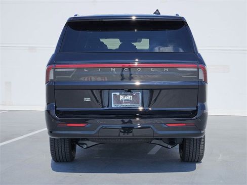 New 2025 Lincoln Navigator Reserve w/ Jet Appearance Package image 6