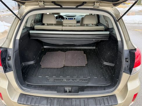 Used 2010 Subaru Outback 2.5i Limited AWD/4WD image 23