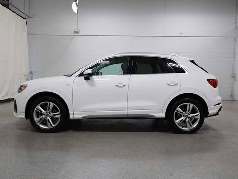 Used 2022 Audi Q3 2.0T Premium w/ Convenience Package AWD/4WD image 2