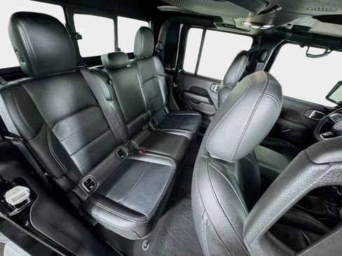 Used 2022 Jeep Gladiator Overland w/ Popular Equipment Package image 27