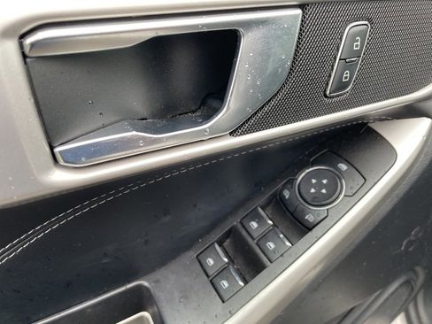 Used 2022 Ford Explorer XLT w/ Class IV Trailer Tow Package image 12