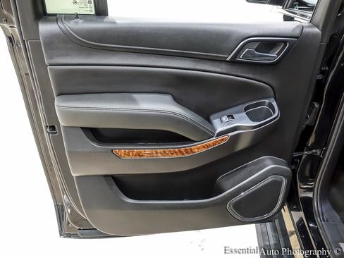 Used 2018 Chevrolet Suburban Premier image 29