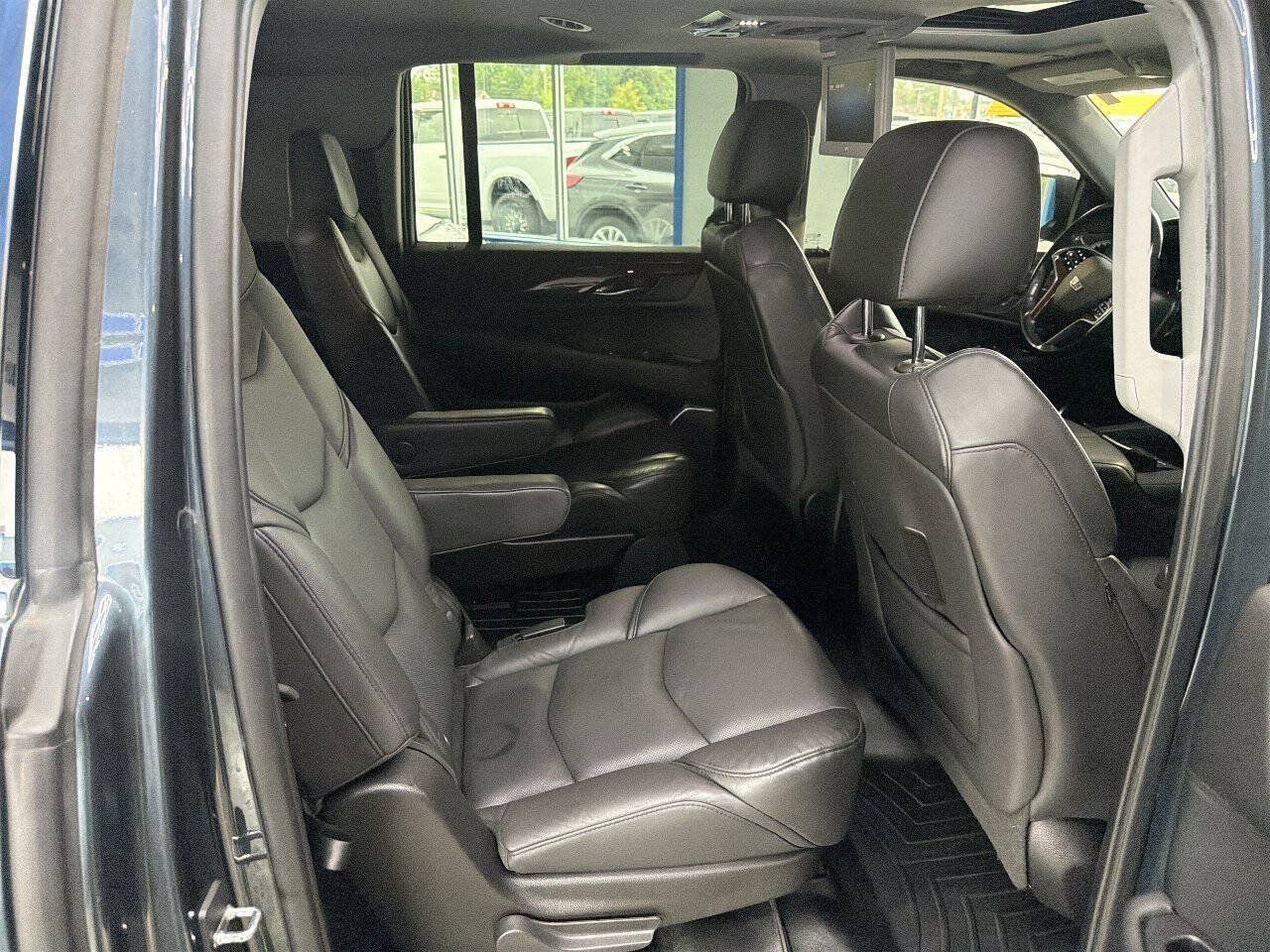 Used 2020 Cadillac Escalade ESV Premium Luxury AWD/4WD image 21