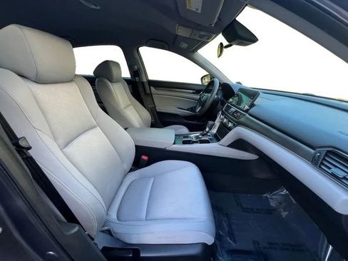 Used 2019 Honda Accord LX image 14
