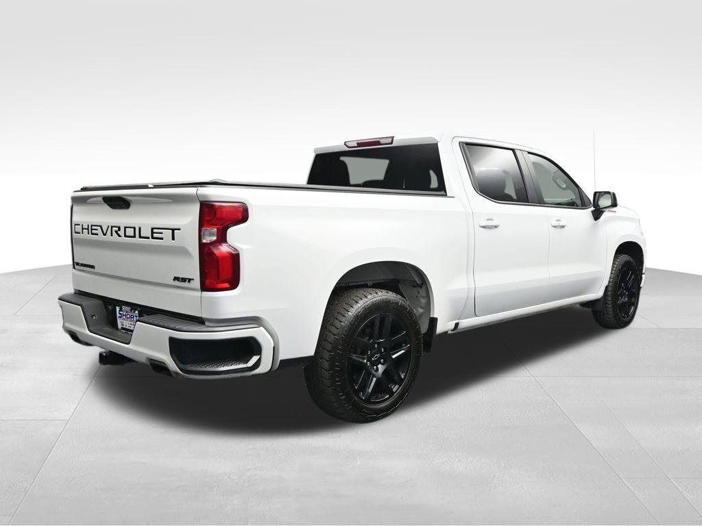 Used 2022 Chevrolet Silverado 1500 RST w/ LPO, Blackout Package AWD/4WD image 5
