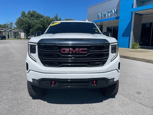 Used 2024 GMC Sierra 1500 AT4 w/ Technology Package AWD/4WD image 2