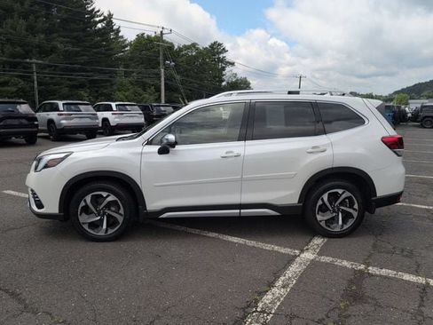 Used 2023 Subaru Forester Touring AWD/4WD image 9