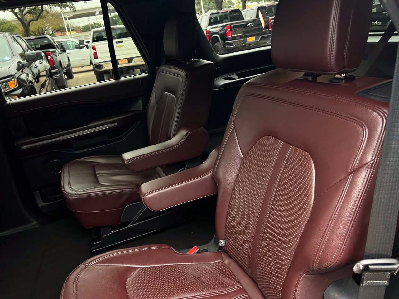 Used 2024 Ford Expedition Limited RWD image 23