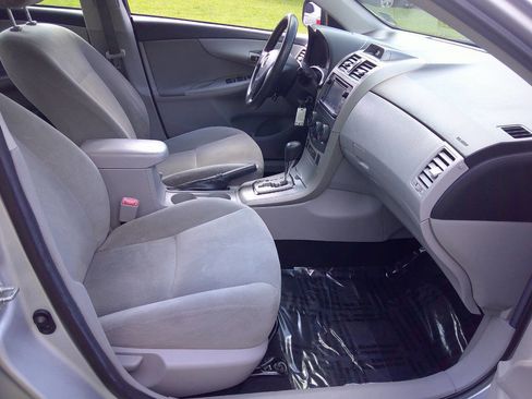 Used 2013 Toyota Corolla LE Special Edition image 14