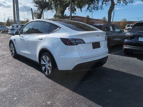 Used 2022 Tesla Model Y Long Range image 4