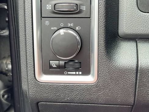 Used 2017 RAM 1500 Classic SLT RWD image 31