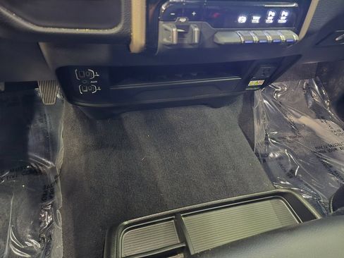 Used 2024 RAM 2500 Laramie AWD/4WD image 29