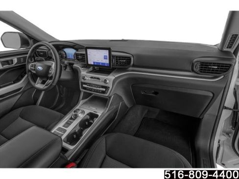 Used 2023 Ford Explorer XLT AWD/4WD image 16