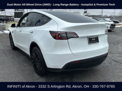 Used 2022 Tesla Model Y Long Range image 10