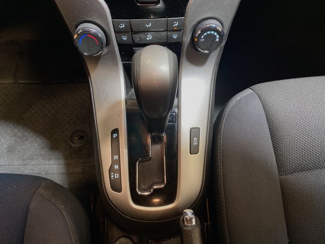 Used 2016 Chevrolet Cruze LT FWD image 19