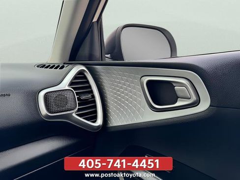 Used 2021 Kia Soul LX FWD image 13