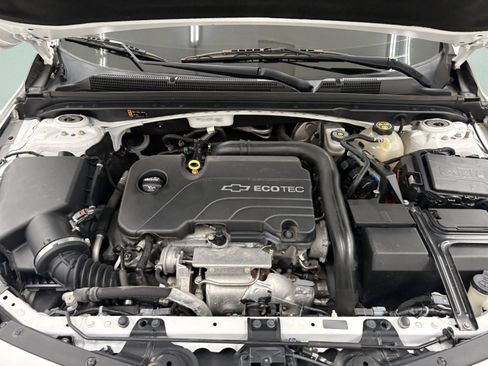 Used 2018 Chevrolet Malibu LT FWD image 8