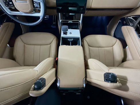New 2026 Land Rover Range Rover SE image 17