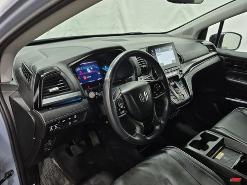 Used 2023 Honda Odyssey Touring image 11