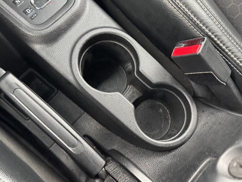 Used 2016 Jeep Wrangler Unlimited Sport image 11