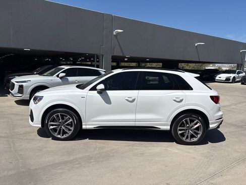 Used 2025 Audi Q3 2.0T Premium w/ Convenience Package image 9