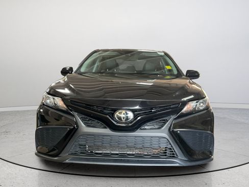 Used 2024 Toyota Camry SE FWD image 4