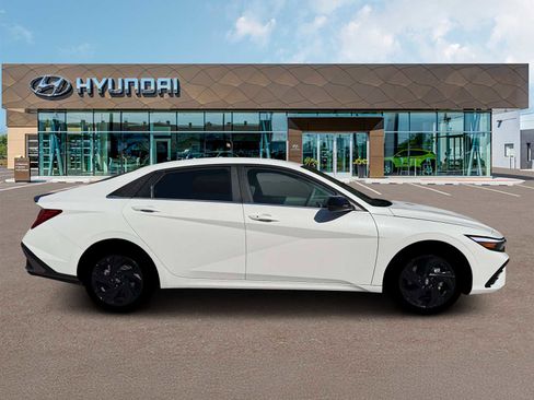 New 2026 Hyundai Elantra SEL Sport FWD image 9