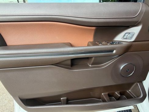 Used 2024 Ford Expedition Max King Ranch RWD image 16