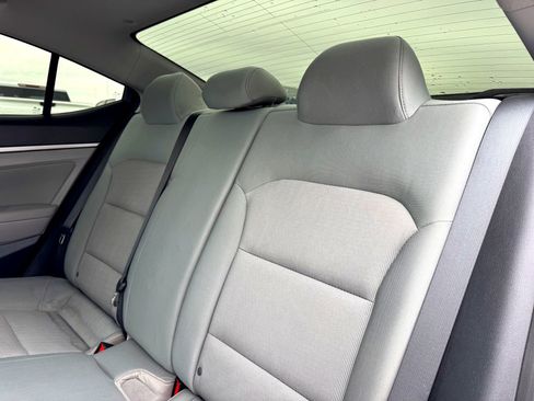 Used 2017 Hyundai Elantra SE w/ SE A/T Tech Package 03 image 16