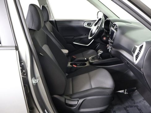 Used 2025 Kia Soul LX w/ LX Technology Package image 30