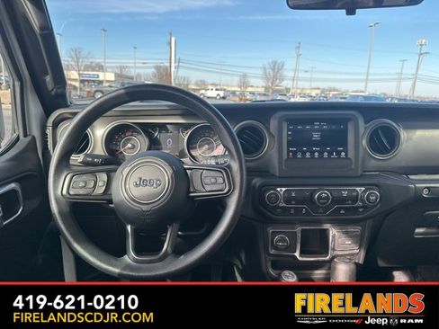 Used 2022 Jeep Wrangler Unlimited Sport image 9