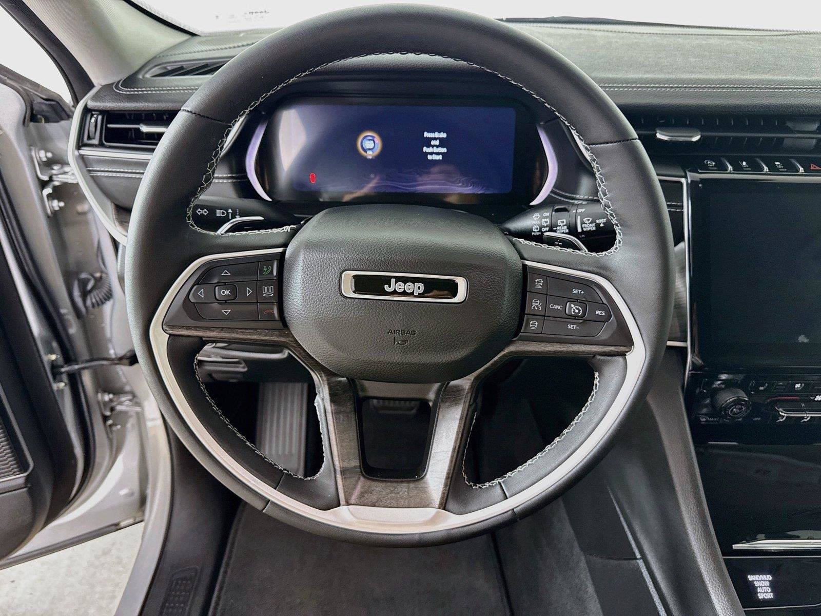 Used 2023 Jeep Grand Cherokee L Limited w/ Luxury Tech Group II AWD/4WD image 18