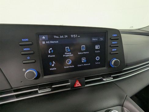 New 2025 Hyundai Elantra SE image 24