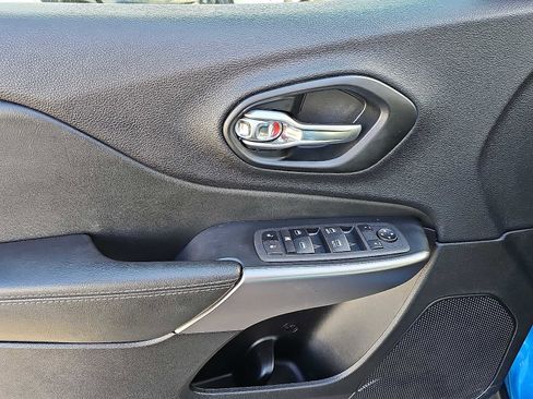 Used 2022 Jeep Cherokee Latitude Lux w/ Sun & Sound Group image 13