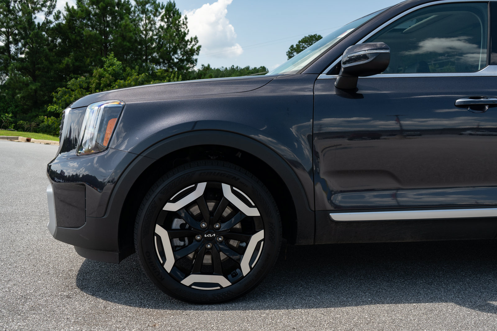 Used 2025 Kia Telluride S FWD image 4