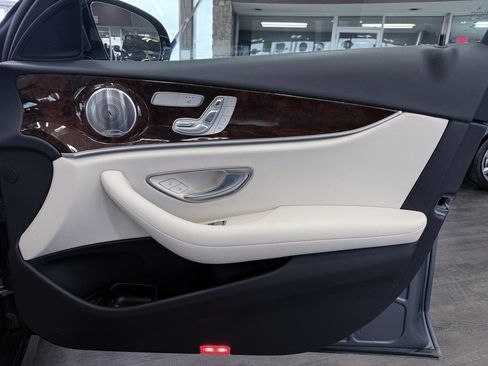 Used 2018 Mercedes-Benz E 400 4MATIC Wagon image 33