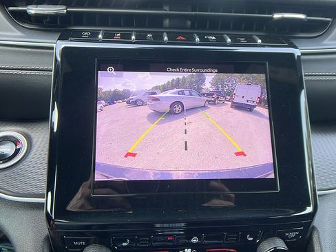 Used 2024 Jeep Grand Cherokee L Laredo image 35