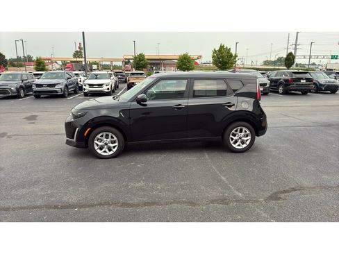 Used 2025 Kia Soul LX w/ LX Technology Package FWD image 25