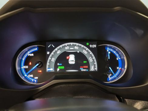 Used 2025 Toyota RAV4 XLE AWD/4WD image 13