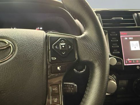 Used 2022 Toyota 4Runner TRD Off-Road Premium w/ Moonroof Package AWD/4WD image 18