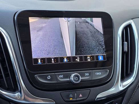 Used 2023 Chevrolet Equinox Premier image 24