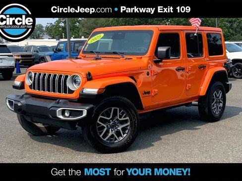 Certified 2025 Jeep Wrangler Unlimited Sahara AWD/4WD image 1