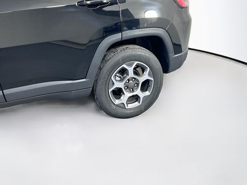 Used 2022 Jeep Compass Trailhawk w/ Trailhawk Convenience Group AWD/4WD image 28