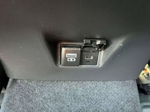 Used 2025 Toyota Camry LE image 13