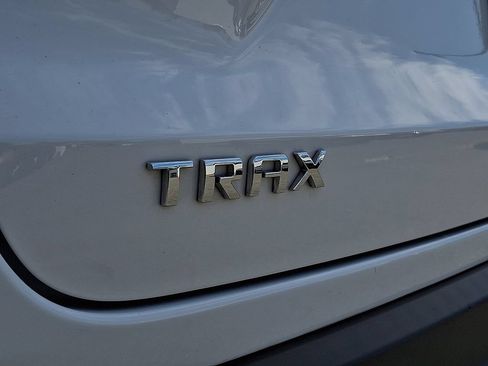 Certified 2024 Chevrolet Trax LS FWD image 30