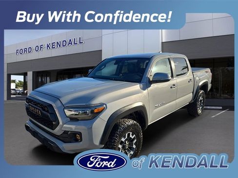 Used 2020 Toyota Tacoma TRD Off-Road image 1