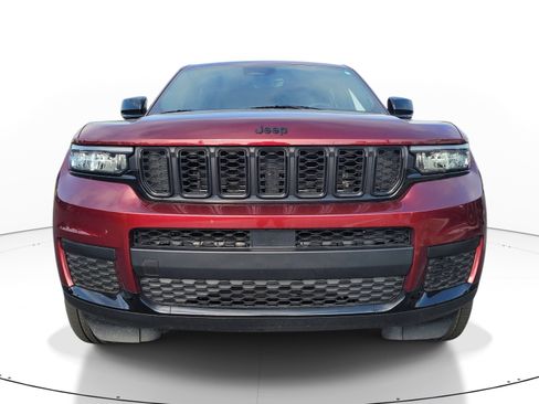Used 2025 Jeep Grand Cherokee L Altitude image 2